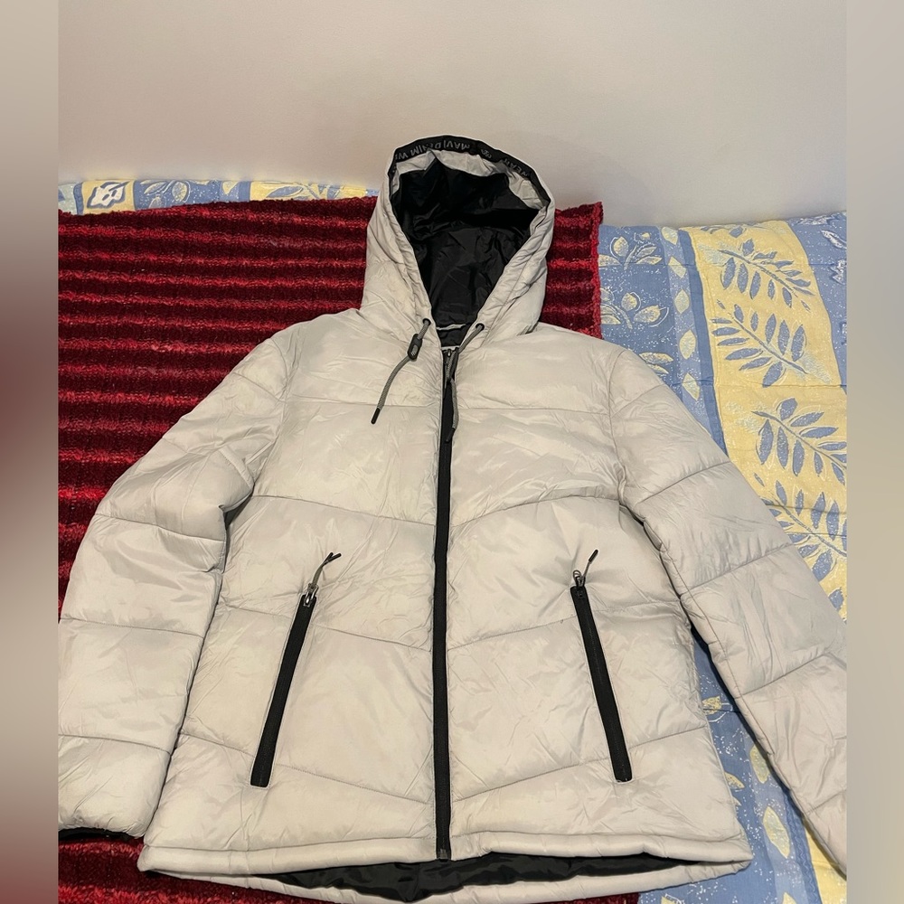 Mavi light puffer jacket. Barely worn, looks brand new.